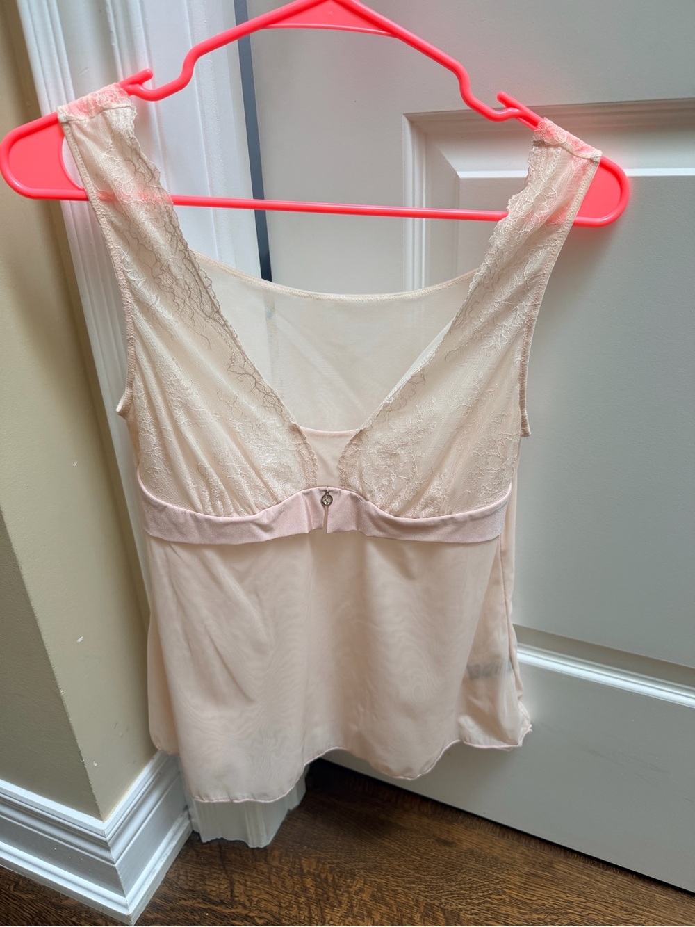 TRIUMPH Essence Pink Lace Lingerie Sheer Tank Top Women’s Size Medium Like New
